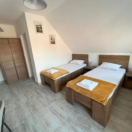 семеен Brizo Hotell *