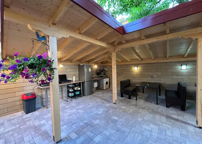 семеен Brizo Hotel