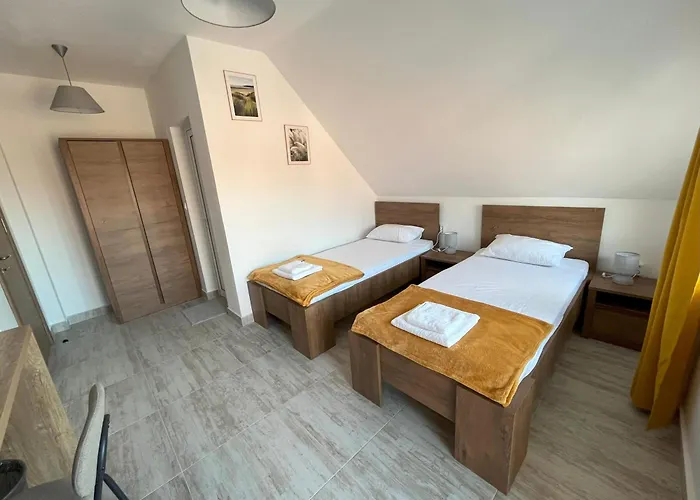 семеен Brizo Hotel *